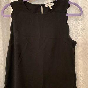 Black crop top scallop edge sleeve